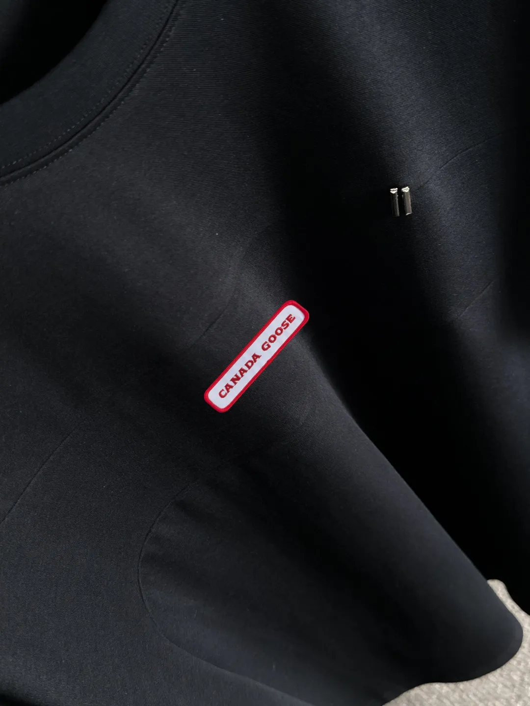 Next day delivery P300 High version CANADA GOOSE/Big Goose 25ss spring and summer new high-definition T-shirt Made with imported machines from Italy, truly the most luxurious and high-quality model that you can wear with your eyes closed. Heavy combed fabrics. High-strength and heavy-weight fabrics feel substantial when weighed. The upper body is more textured than ordinary T-shirts and is not easily deformed. This texture can cope with the weather, absorb sweat and breathable, and is suitable for both hot and cold conditions! Perfectly produced with reference to the original stitch and stitch! The loose fit design is super noble. Custom-woven signature ribbed collar, cuffs, and hem. Really rare and rare goods Size: M-XXXL